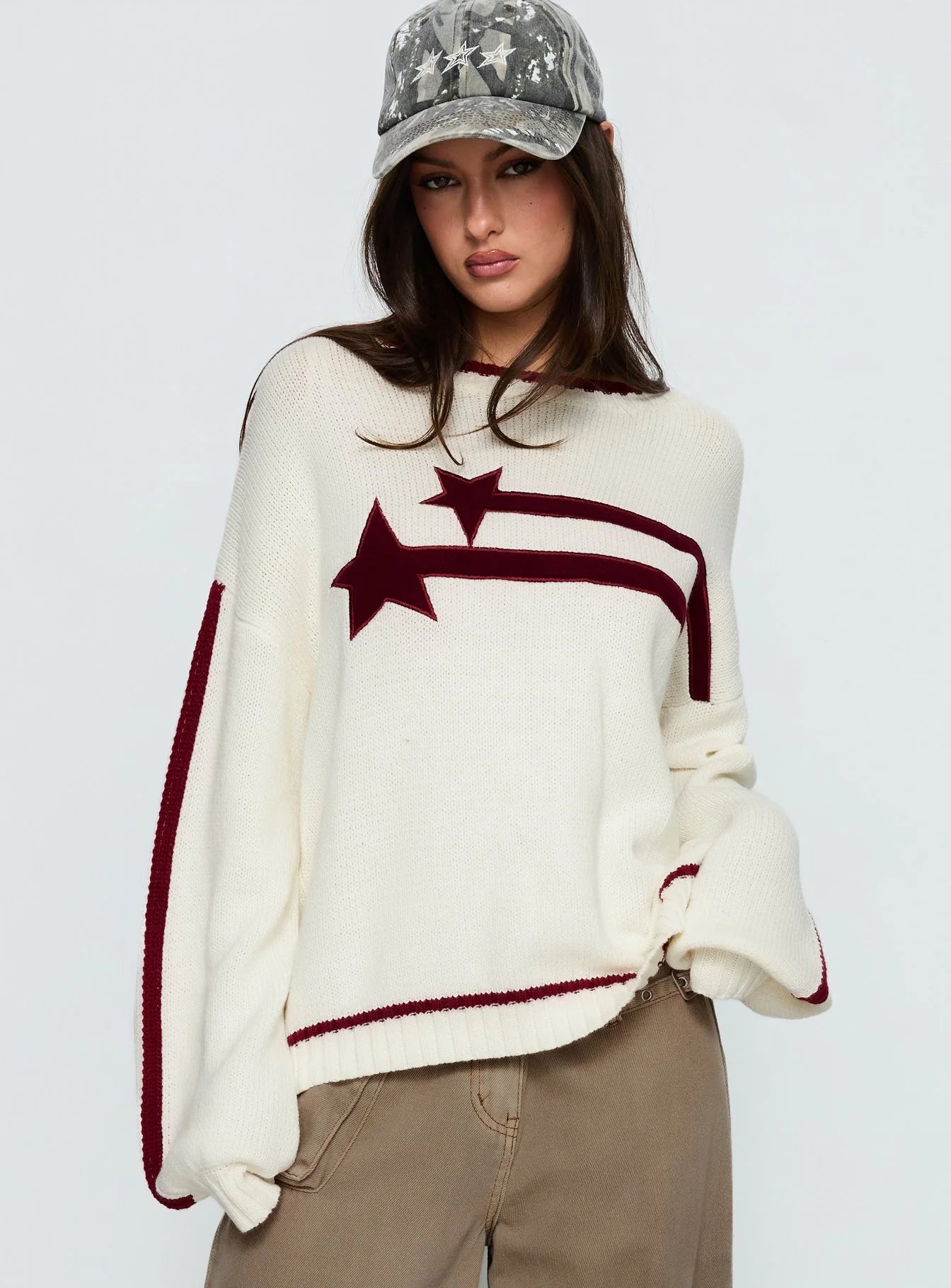 Star Track Graphic Jumper Cream / Red